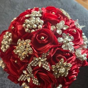 Bling red flower bouquet